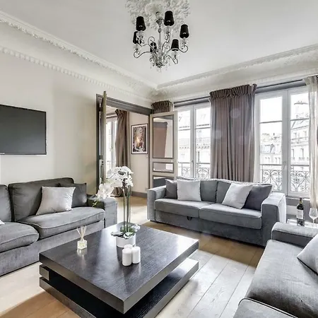 Charming Recently Renovated Apt דירה ורשה