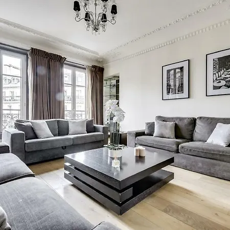 Charming Recently Renovated Apt *