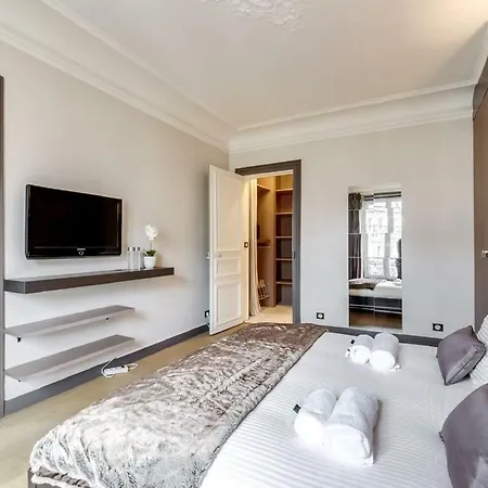 Charming Recently Renovated Apt ורשה