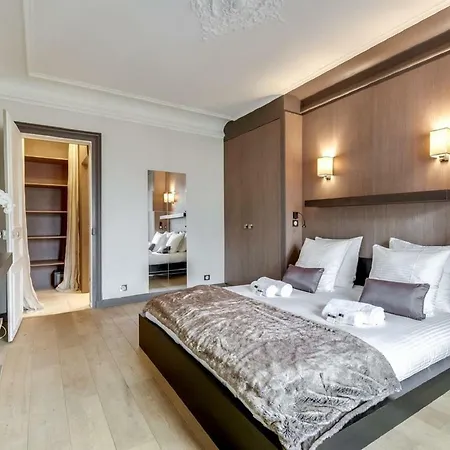 Charming Recently Renovated Apt ורשה
